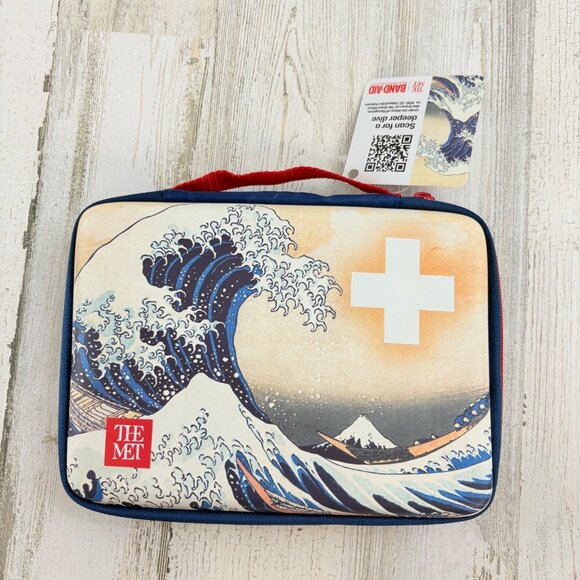 NEW Target Band-Aid First Aid Kit Case The Met The Great Wave Kanagawa NEW - Picture 1 of 8